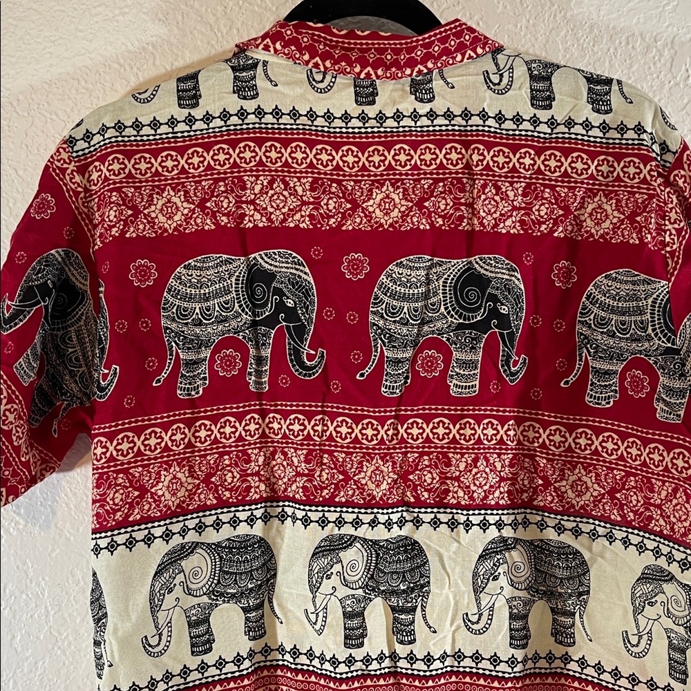 Elephant Short Sleeve Button Shirt Red Made In Thailand Size Large - Picture 5 of 7